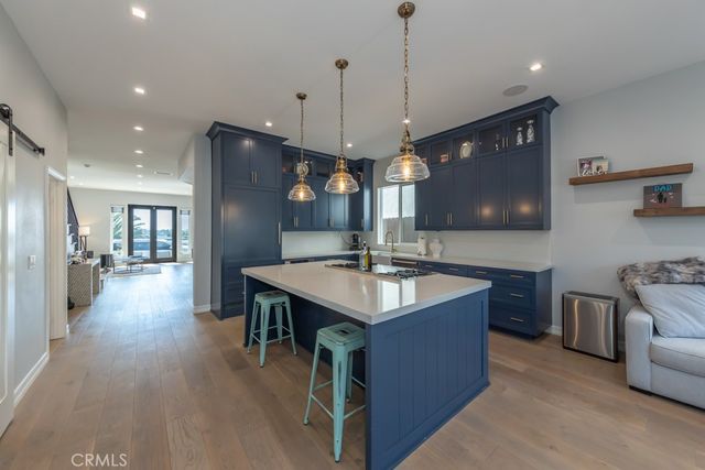 831 Frankfort Avenue, Huntington Beach, CA 92648