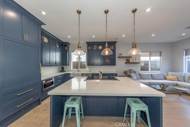 831 Frankfort Avenue, Huntington Beach, CA 92648