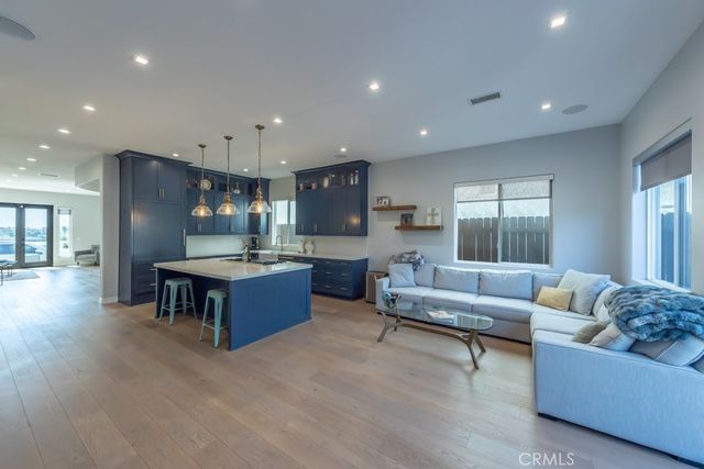 831 Frankfort Avenue, Huntington Beach, CA 92648