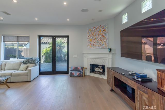 831 Frankfort Avenue, Huntington Beach, CA 92648