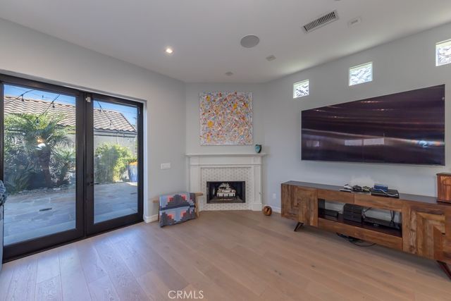 831 Frankfort Avenue, Huntington Beach, CA 92648