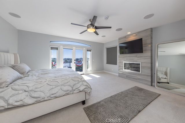 831 Frankfort Avenue, Huntington Beach, CA 92648