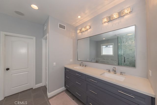 831 Frankfort Avenue, Huntington Beach, CA 92648