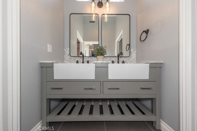 831 Frankfort Avenue, Huntington Beach, CA 92648