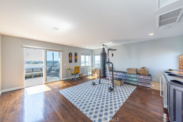 831 Frankfort Avenue, Huntington Beach, CA 92648