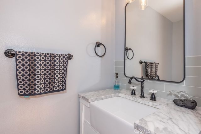 831 Frankfort Avenue, Huntington Beach, CA 92648