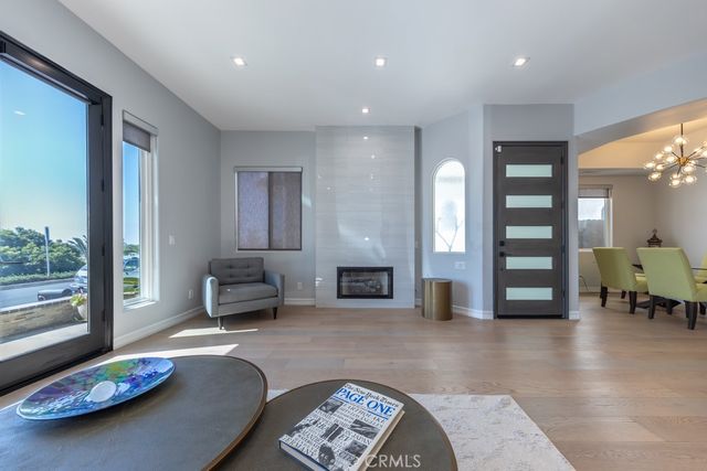 831 Frankfort Avenue, Huntington Beach, CA 92648