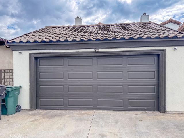 831 Frankfort Avenue, Huntington Beach, CA 92648