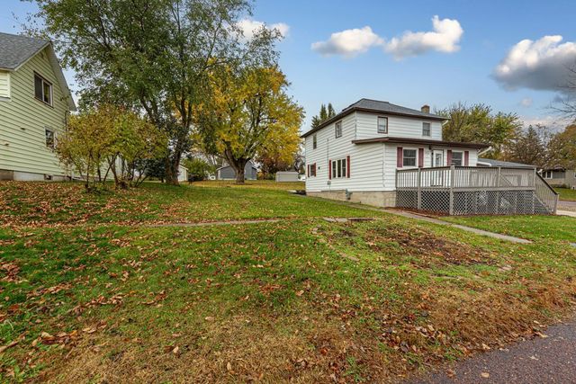 303 3rd Street N, Ellendale, MN 56026