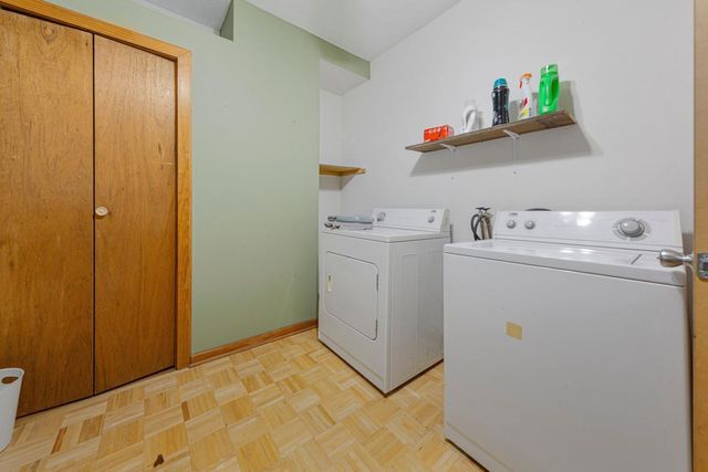 303 3rd Street N, Ellendale, MN 56026