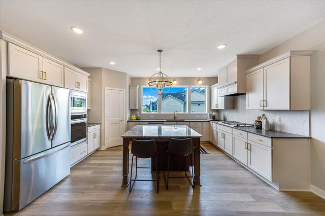 3278 SW Winfield Way, Prior Lake, MN 55372