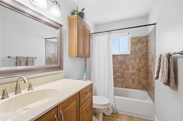 8543 NW 13th Court, Plantation, FL 33322