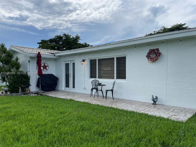 8543 NW 13th Court, Plantation, FL 33322