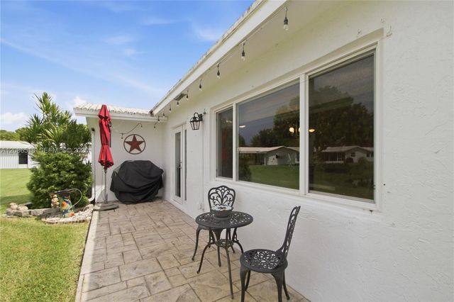 8543 NW 13th Court, Plantation, FL 33322