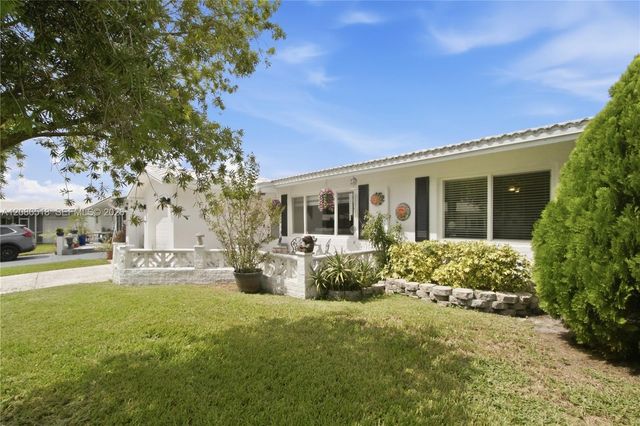 8543 NW 13th Court, Plantation, FL 33322