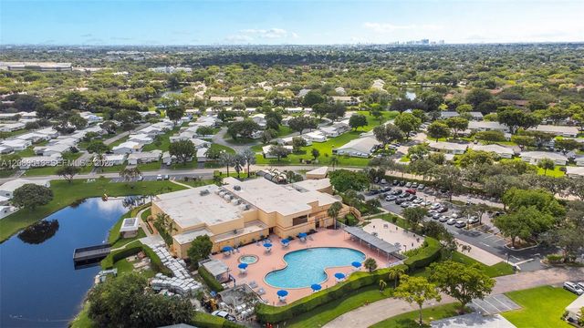 8543 NW 13th Court, Plantation, FL 33322