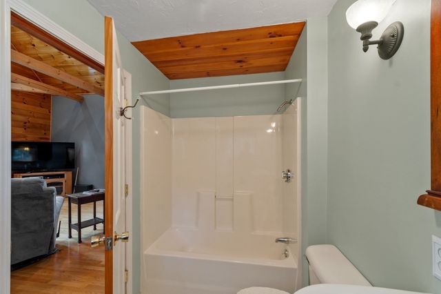 525 North St, Fitchburg, MA 01420