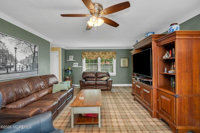 122 Hibernia Way, Freehold, NJ 07728