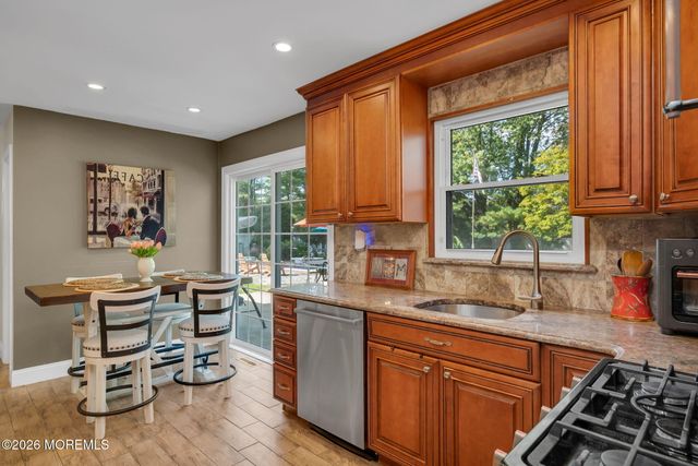 122 Hibernia Way, Freehold, NJ 07728