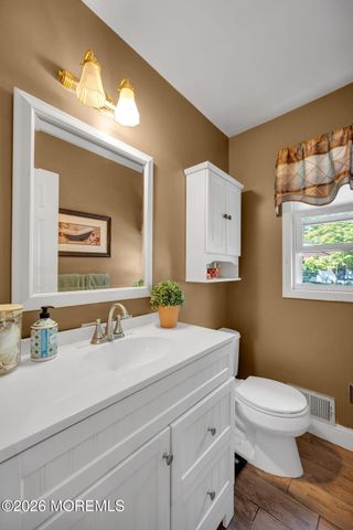 122 Hibernia Way, Freehold, NJ 07728