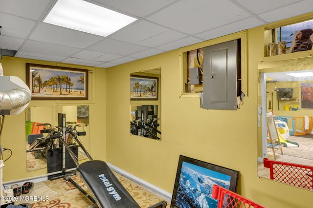 122 Hibernia Way, Freehold, NJ 07728