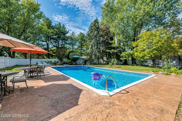 122 Hibernia Way, Freehold, NJ 07728
