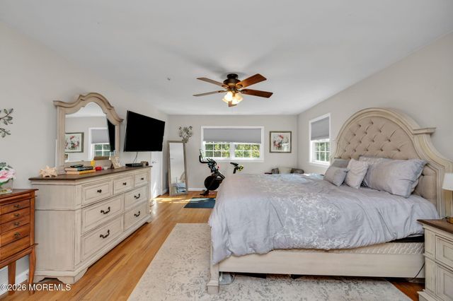 122 Hibernia Way, Freehold, NJ 07728