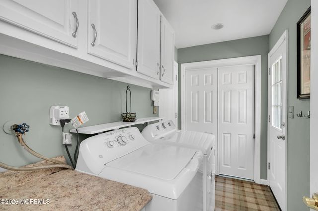 122 Hibernia Way, Freehold, NJ 07728