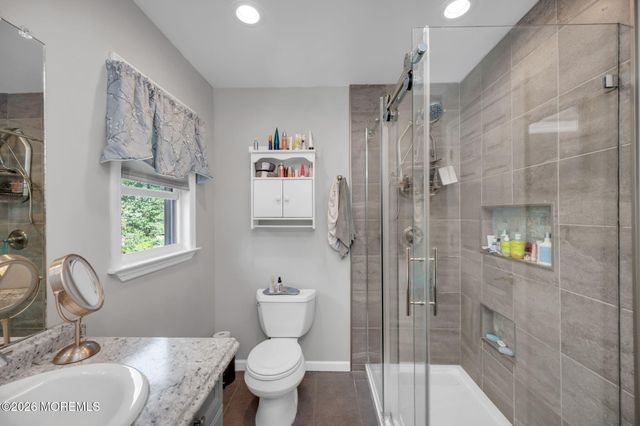 122 Hibernia Way, Freehold, NJ 07728