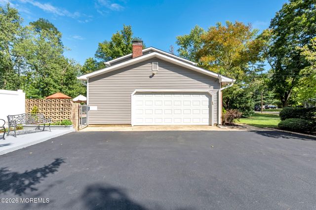 122 Hibernia Way, Freehold, NJ 07728