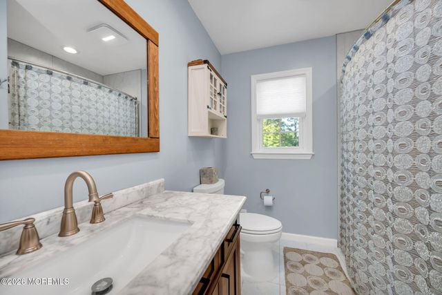 122 Hibernia Way, Freehold, NJ 07728