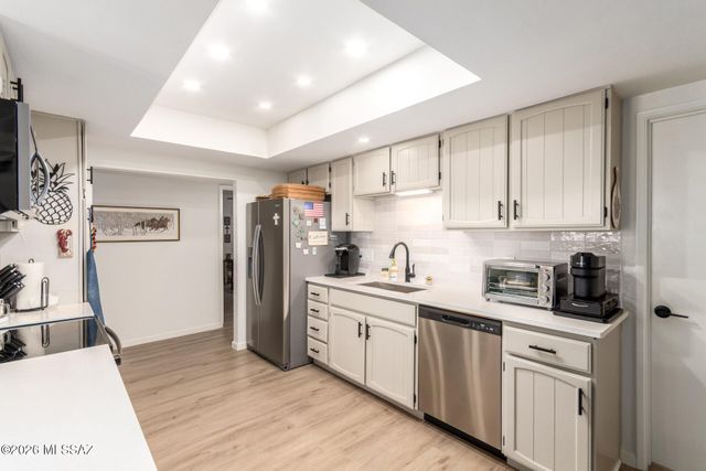 653 W Redondo Place, Green Valley, AZ 85614