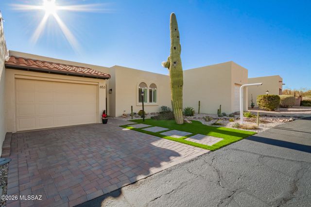 653 W Redondo Place, Green Valley, AZ 85614