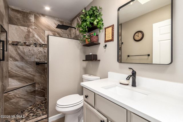 653 W Redondo Place, Green Valley, AZ 85614