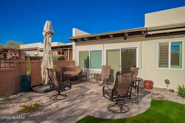 653 W Redondo Place, Green Valley, AZ 85614