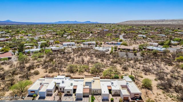 653 W Redondo Place, Green Valley, AZ 85614