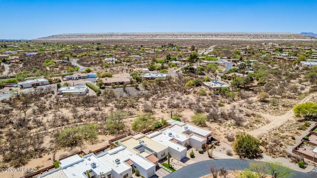 653 W Redondo Place, Green Valley, AZ 85614