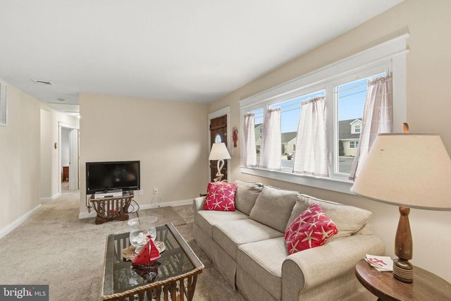 109 CALDWELL RD, Barnegat, NJ 08005