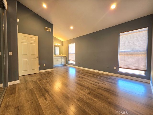 11107 Arminta Street 22, Sun Valley, CA 91352