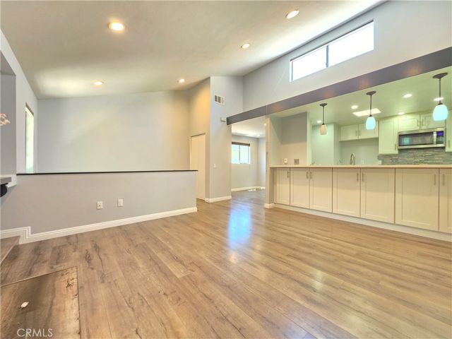 11107 Arminta Street 22, Sun Valley, CA 91352