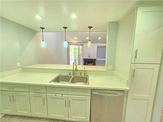 11107 Arminta Street 22, Sun Valley, CA 91352