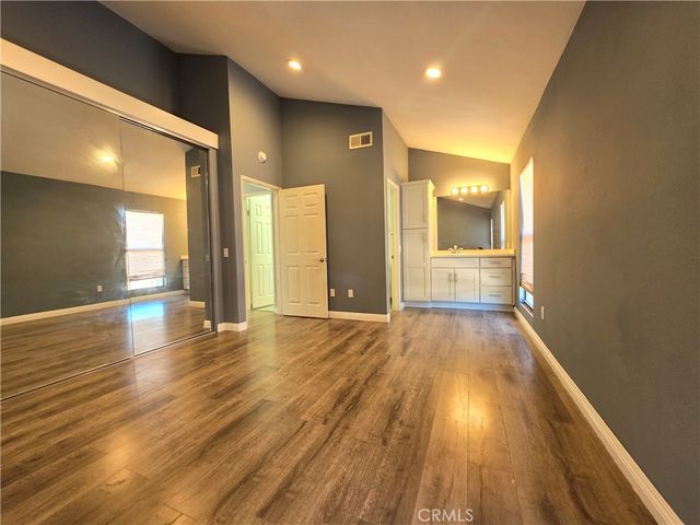 11107 Arminta Street 22, Sun Valley, CA 91352