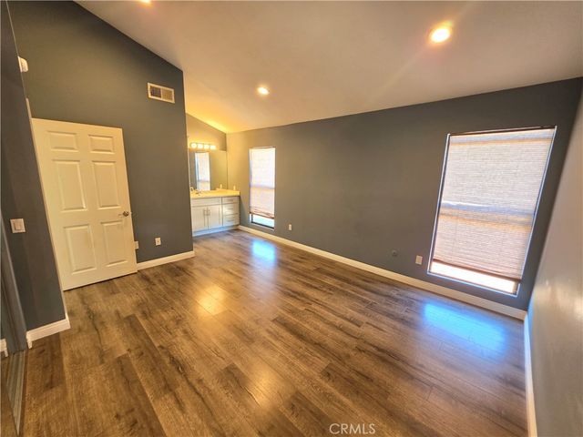 11107 Arminta Street 22, Sun Valley, CA 91352
