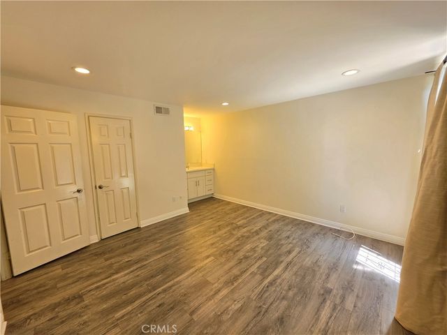 11107 Arminta Street 22, Sun Valley, CA 91352