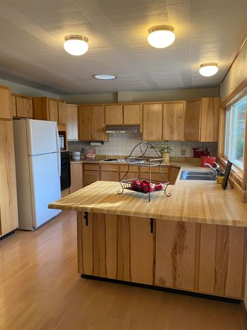 1726 Kane Street, Klamath Falls, OR 97603