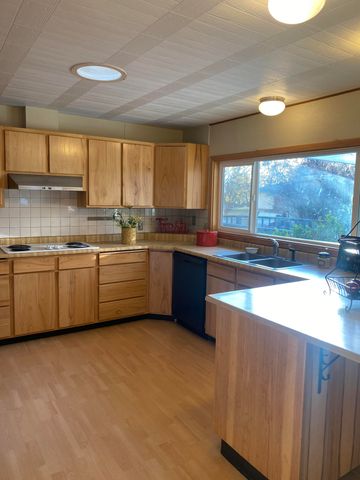 1726 Kane Street, Klamath Falls, OR 97603