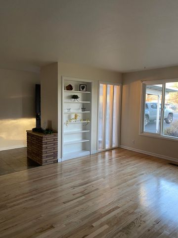 1726 Kane Street, Klamath Falls, OR 97603