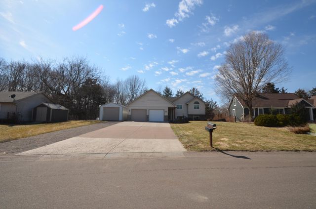 31066 Cedar Ridge Drive, Lindstrom, MN 55045