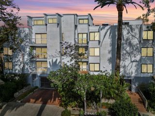 7505 Hampton Avenue 4, West Hollywood, CA 90046