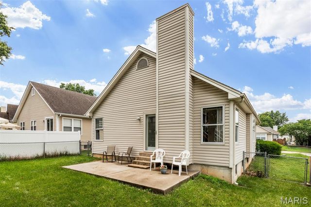 3026 Plum Creek Drive, St Peters, MO 63303